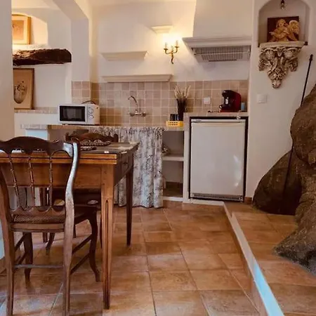 Au Charme Medieval شقة *